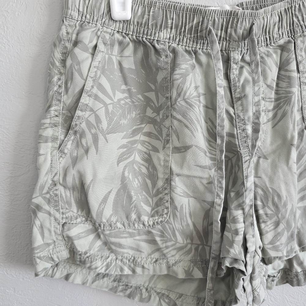 C&C California Womens Lyocell Tropical Boho Sage Green Tropical Shorts Sz Small - Picture 2 of 5